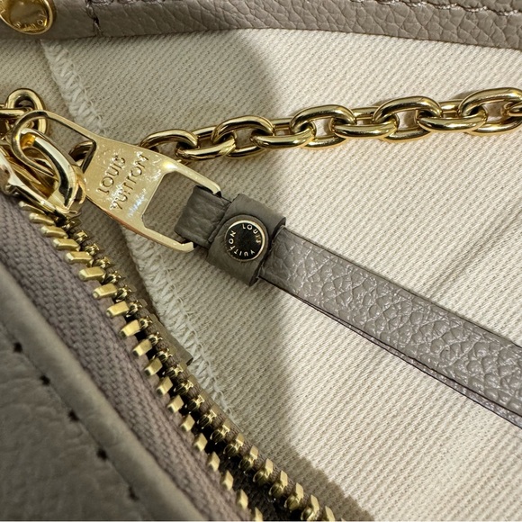 Louis Vuitton Easy on Pouch Bag Turtledove Grey - Picture 16 of 16